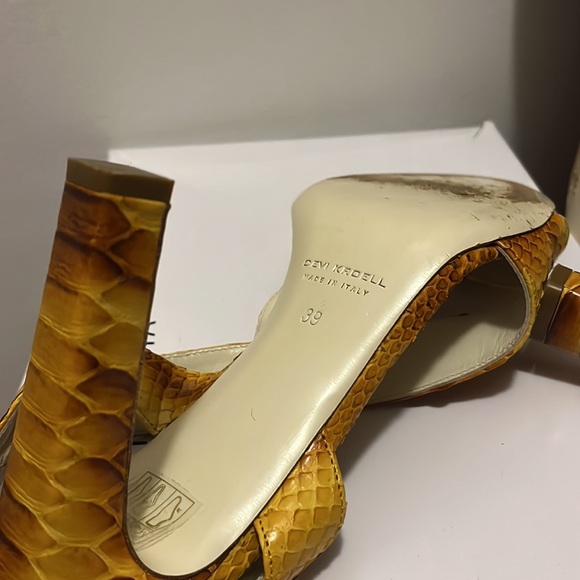 Fairly used nice sandals. Animal skin and very comfortable and beautiful - Picture 4 of 4